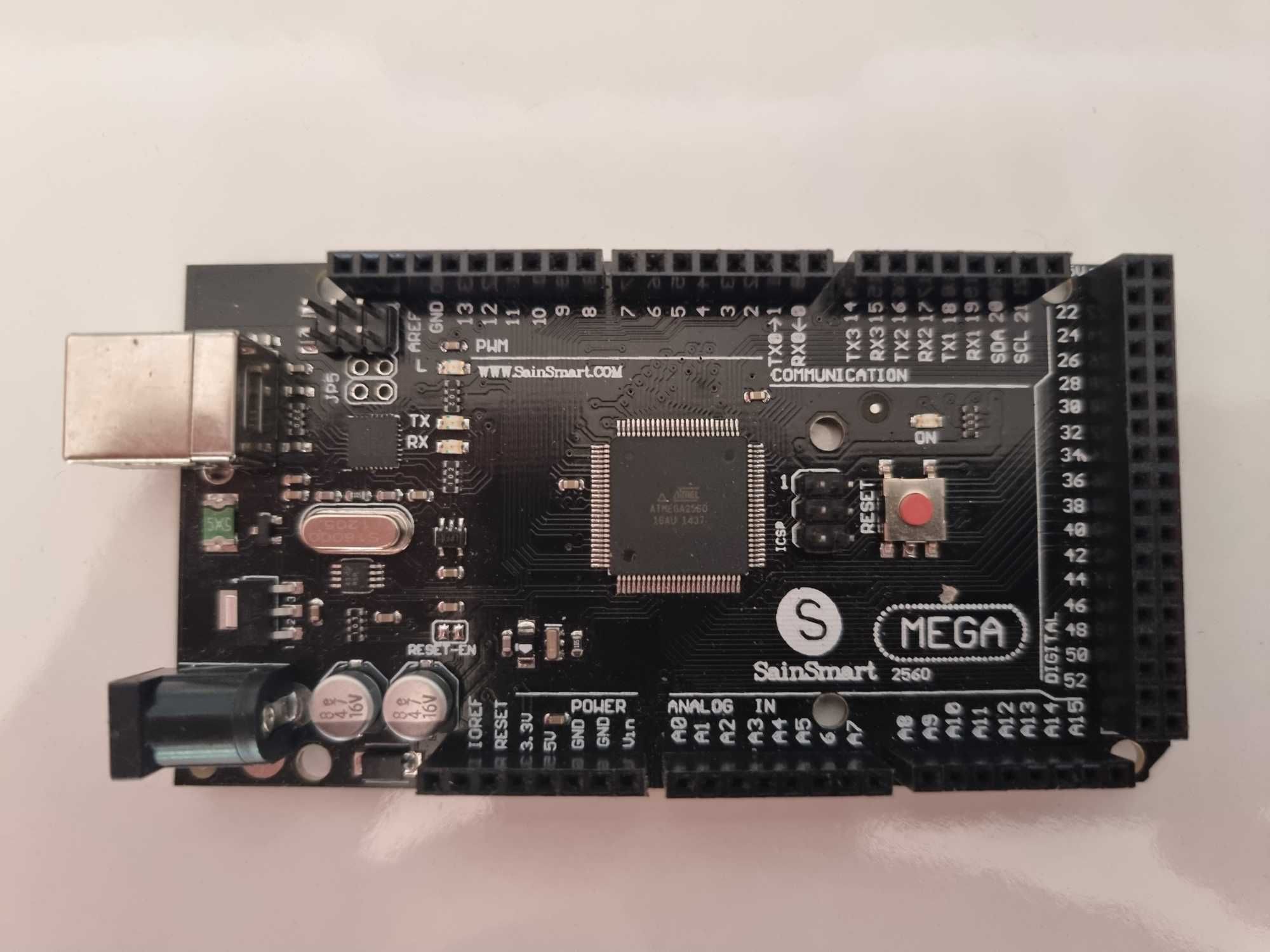 Arduino Mega 2560. Zestaw akcesoriów i modułów.