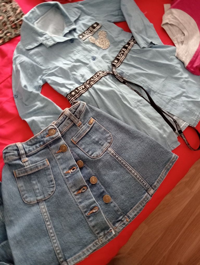 Roupas para menina de 4/5anos impecáveis.