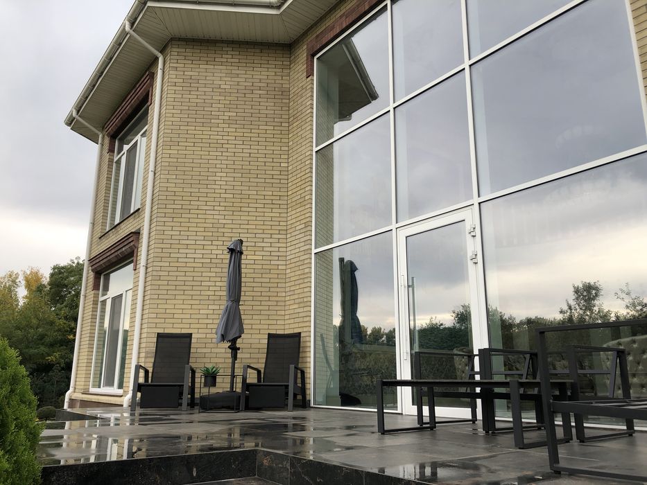 Продаж будинку та 18 соток землі