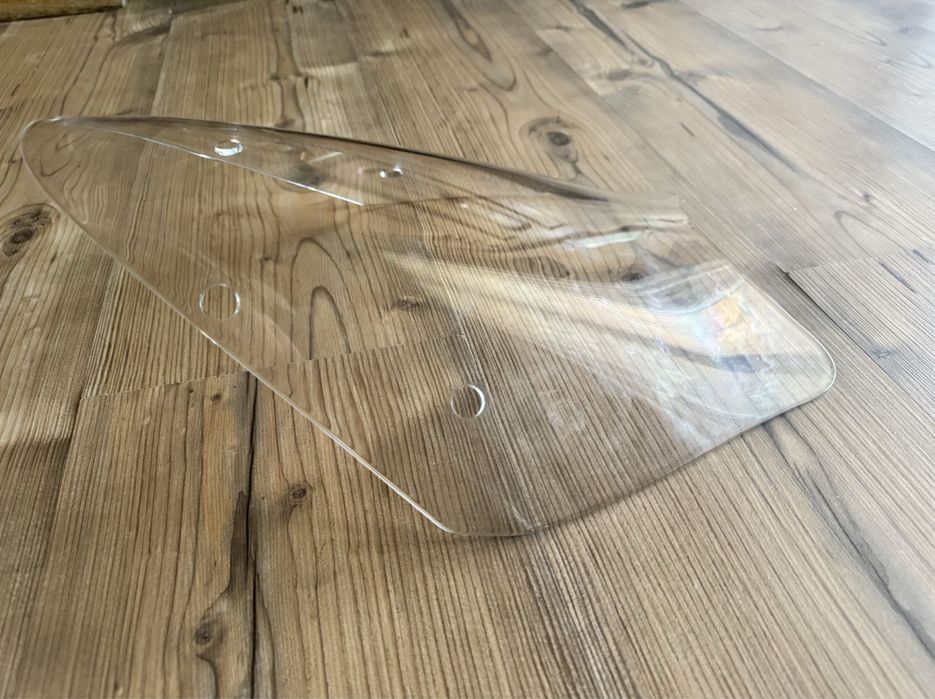 Benelli trk 702 szyba