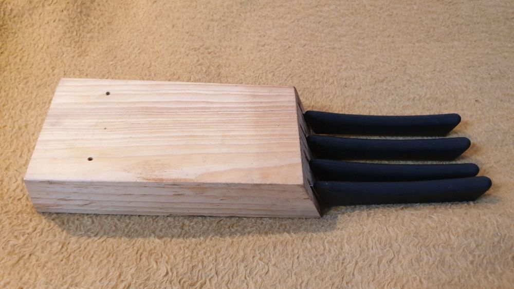 Komplet 4 noży kuchennych w bloku drewnianym Ikea