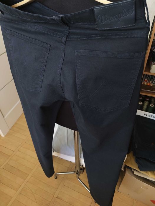 Джинсы брюки Wrangler Arizona USA w30 stretch dark navy.