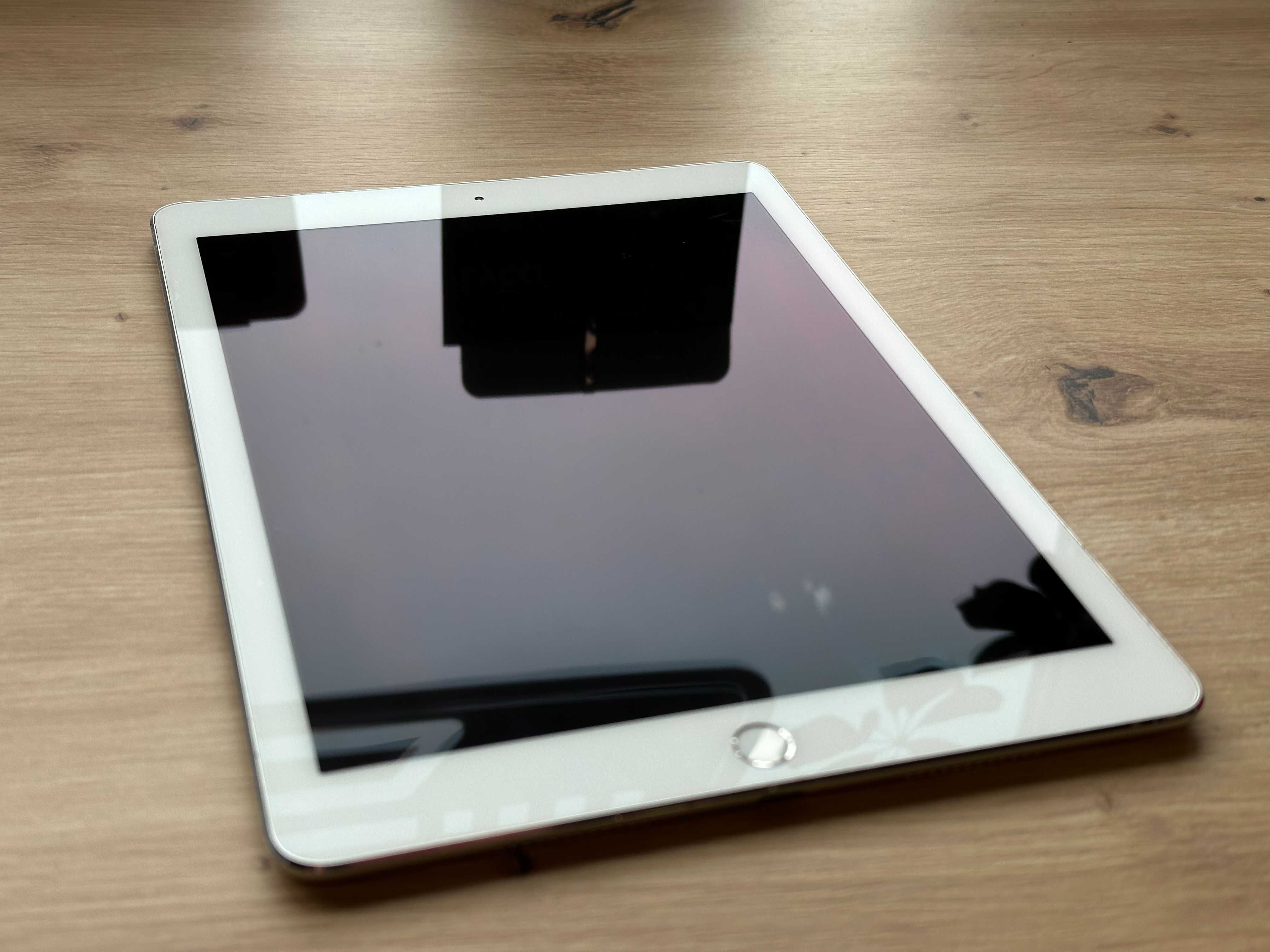 Tablet iPad Pro 9,7" 128 GB Wi-Fi + LTE – bat: 74% – GW 6 miesięcy
