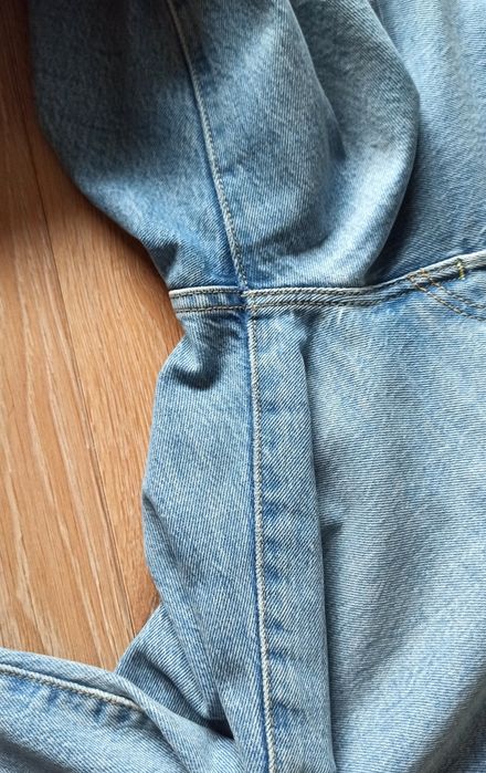 Jeansy Levi's Ribcage Straight niebieskie W26 L29