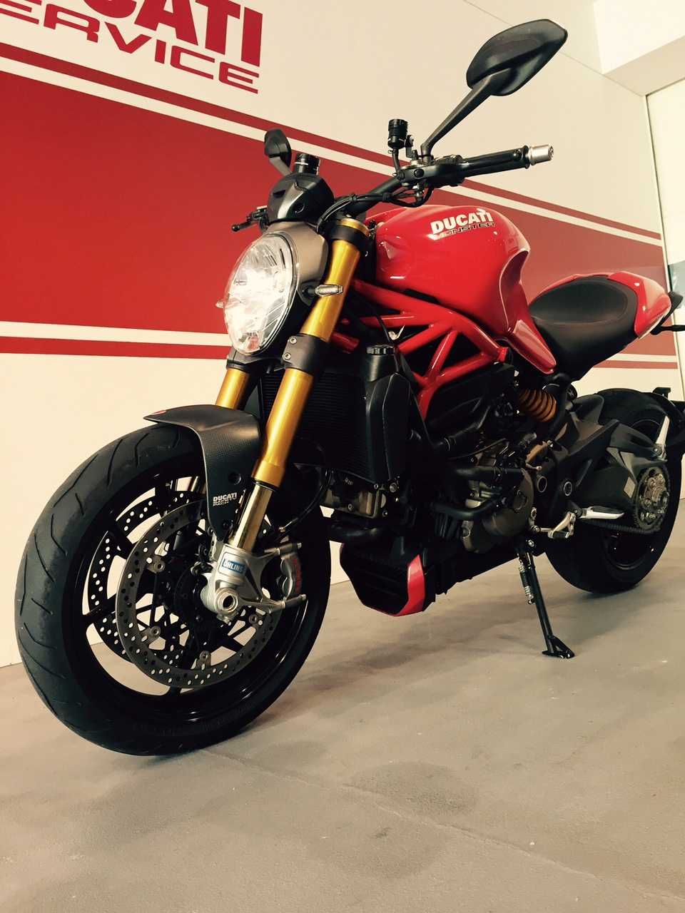 Ducati Monster 1200S