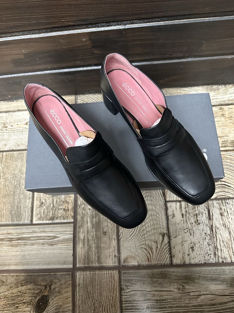 Шкіряні туфлі Ecco Shape Sculpted 36