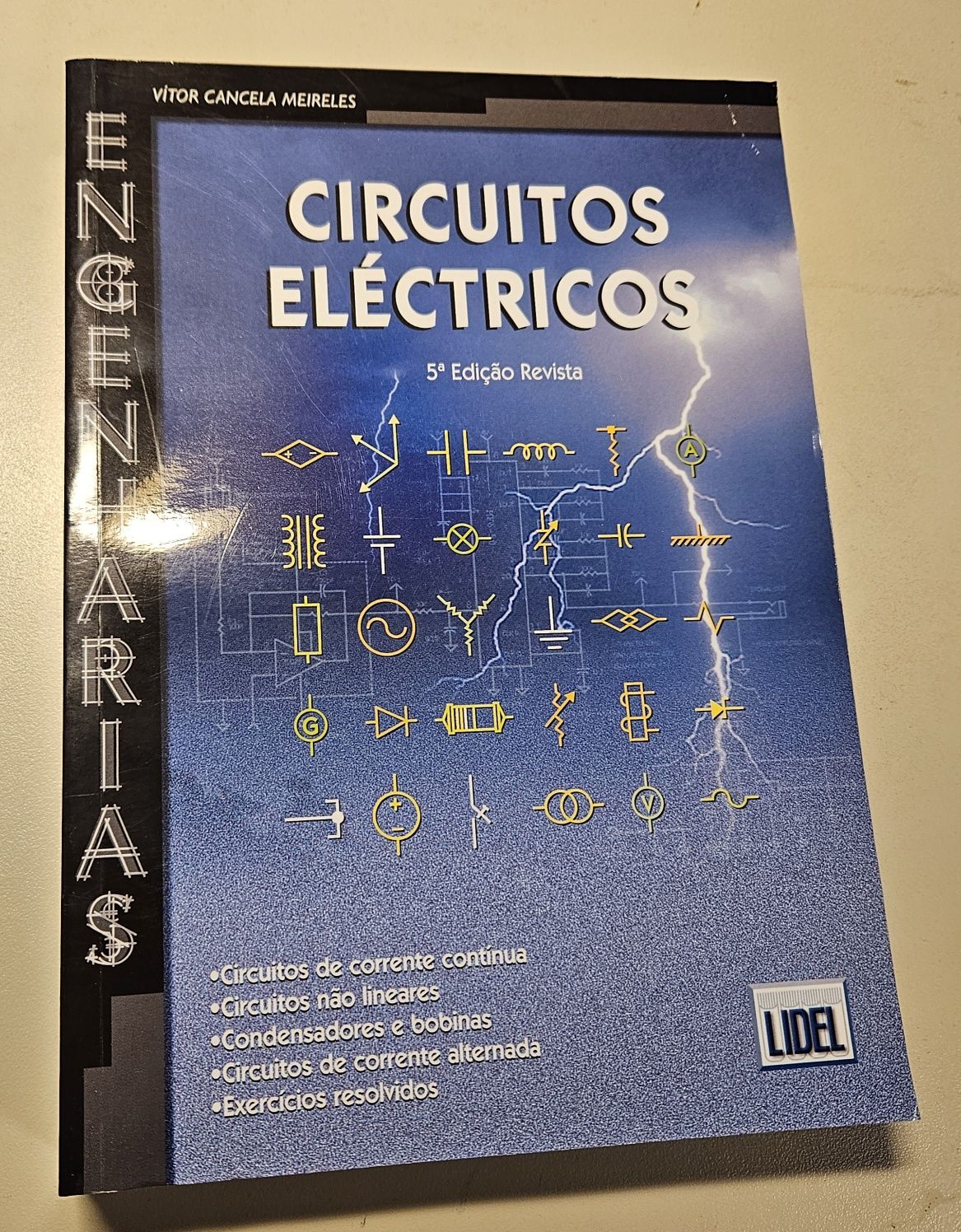 Circuitos Eléctricos