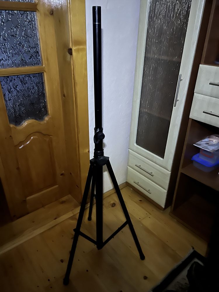 Стійка під колонки