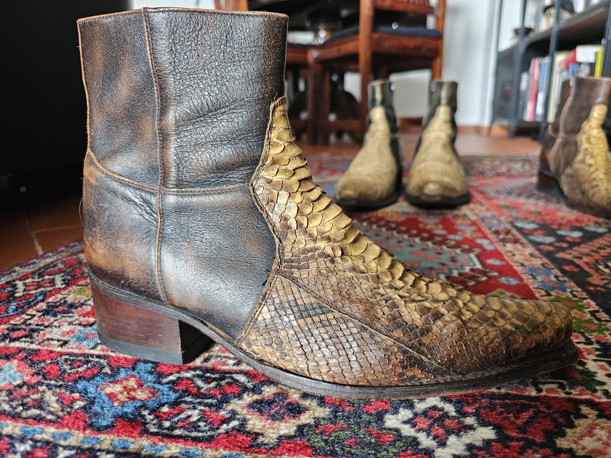 Botas Sendra Couro e Pele Cobra Piton