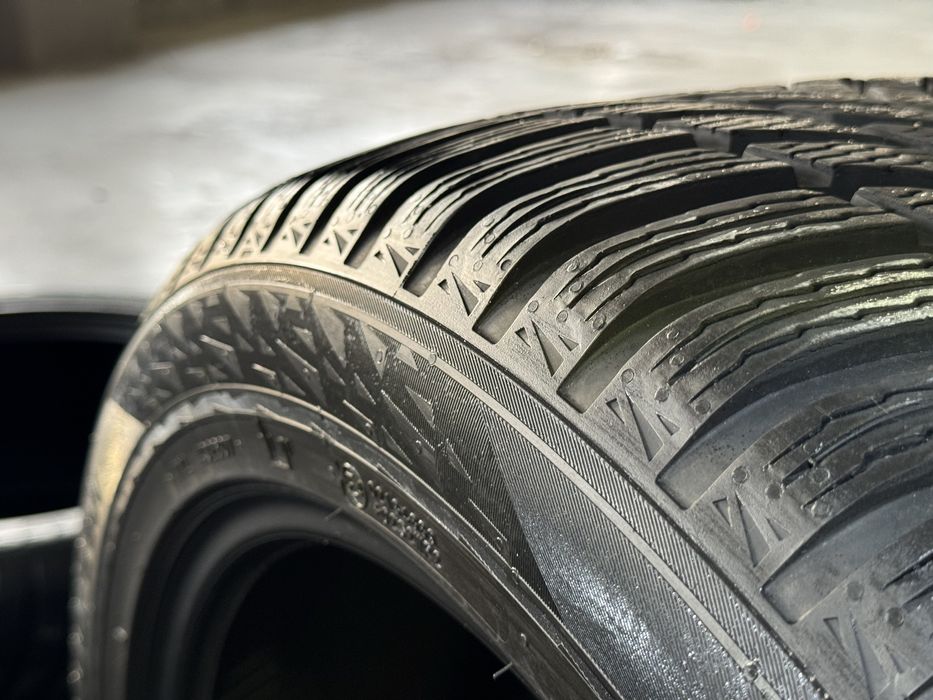 Продам комплект зимней резины NOKIAN 275/45 R20 Snowproof 2 SUV