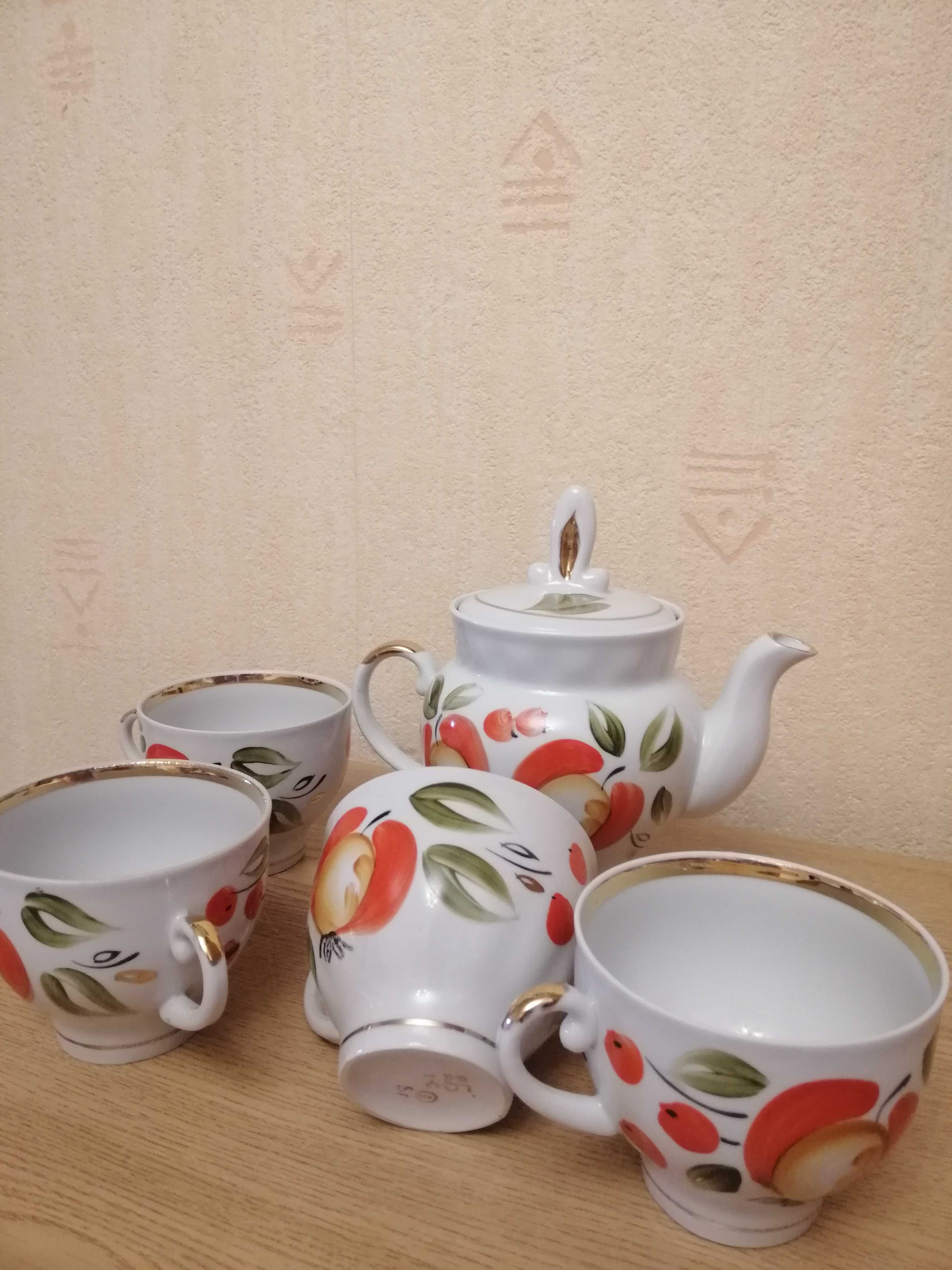 Чайник и чашки Барановка, ручная роспись