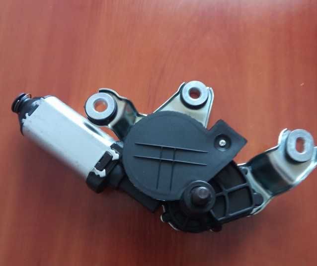 Мотор стеклоочистителя задний skoda octavia, 1z9955711 Б/У