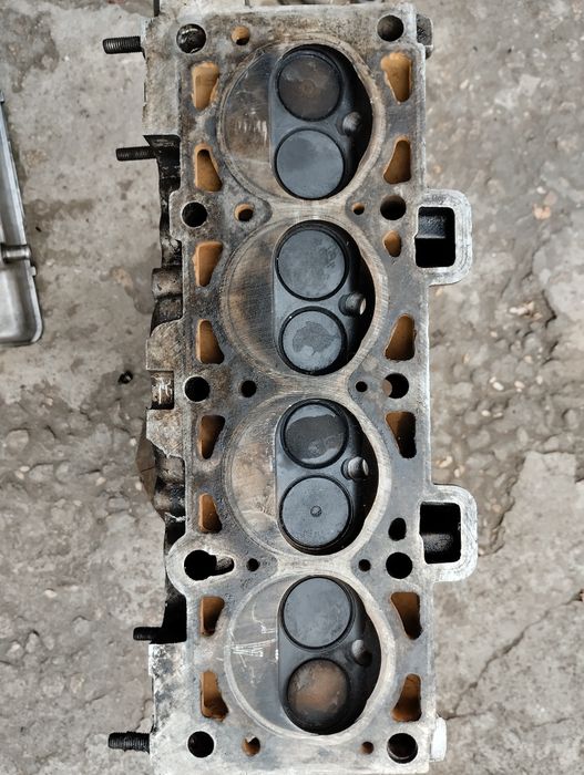 ГБЦ ваз 2108  распредвал , прокладка , шайба с натяжным роликом