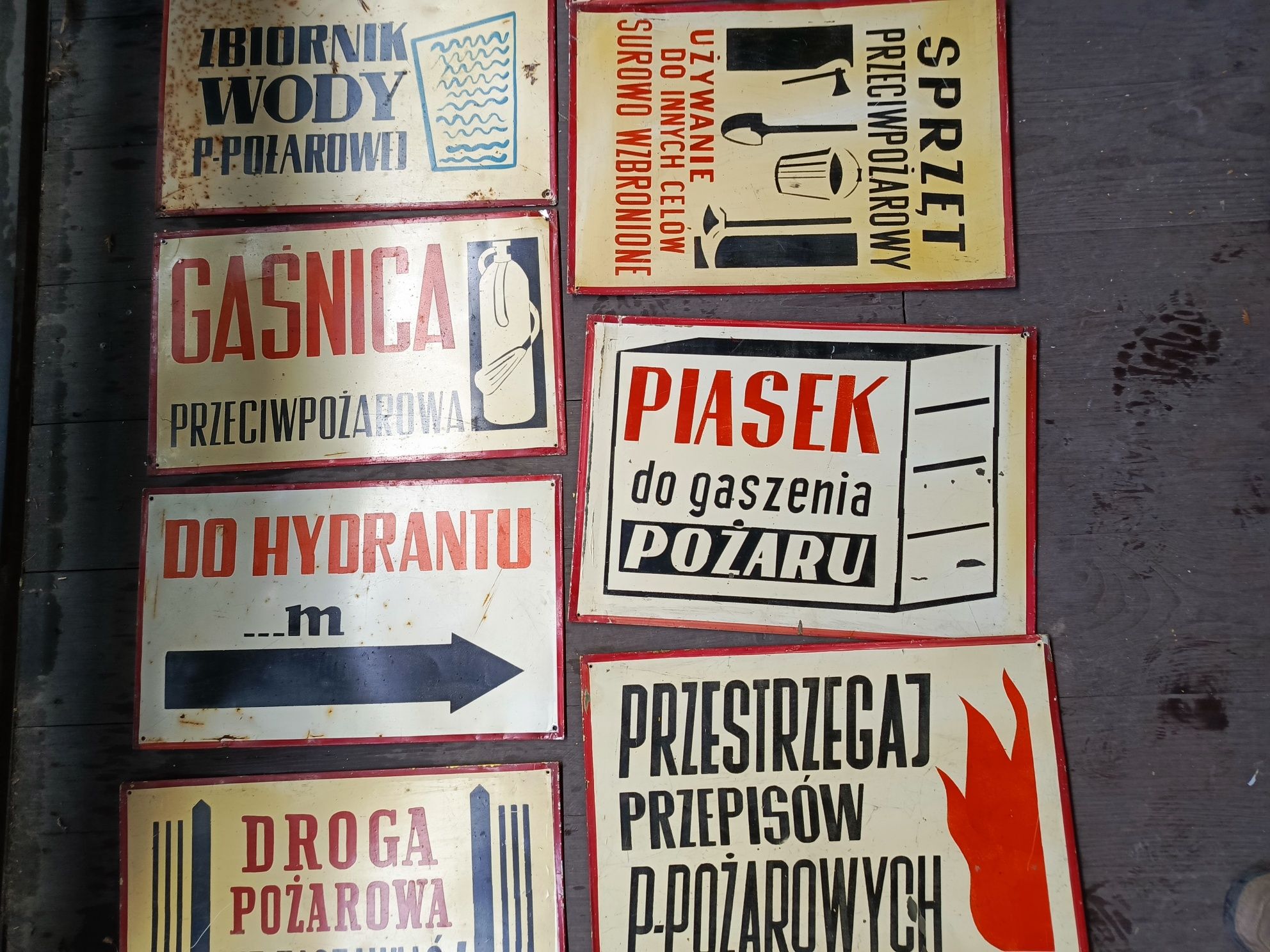 Stare metalowe tablice PRL