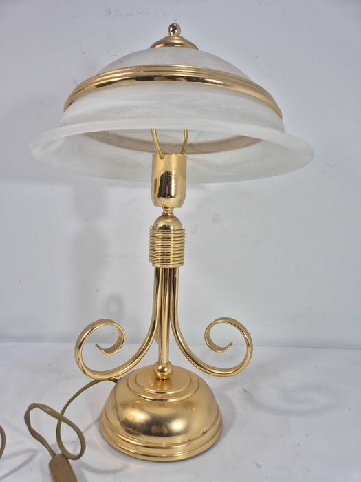 mosiężna lampa w stylu retro/vintage