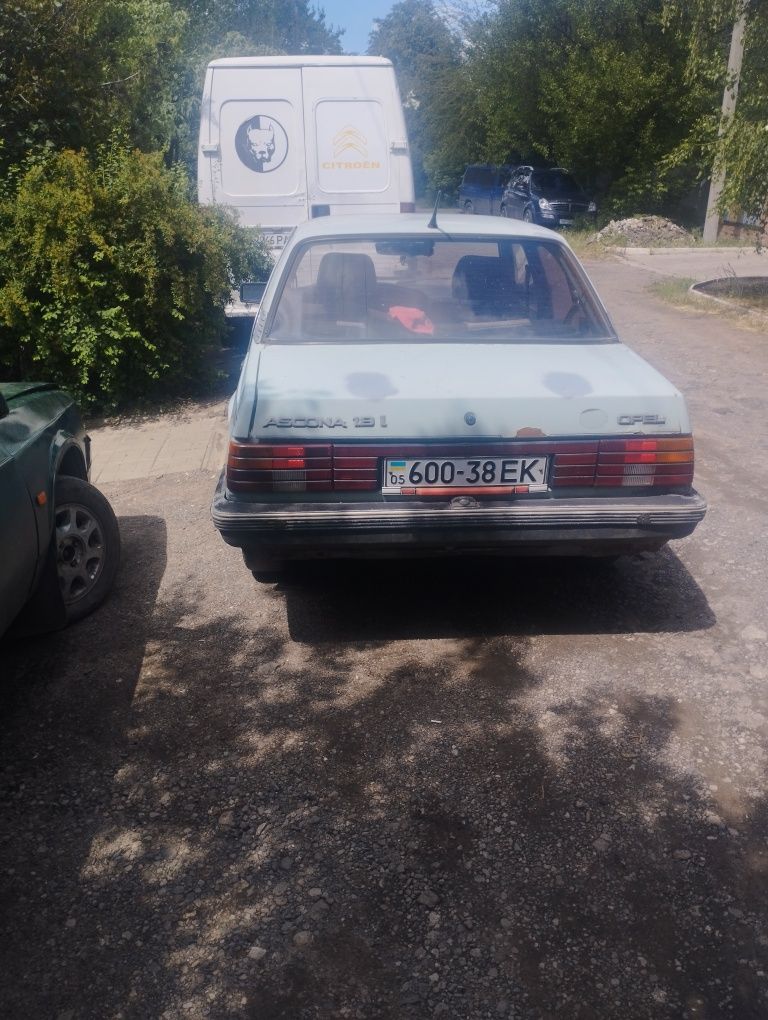 Продам Opel Ascona 1.8i