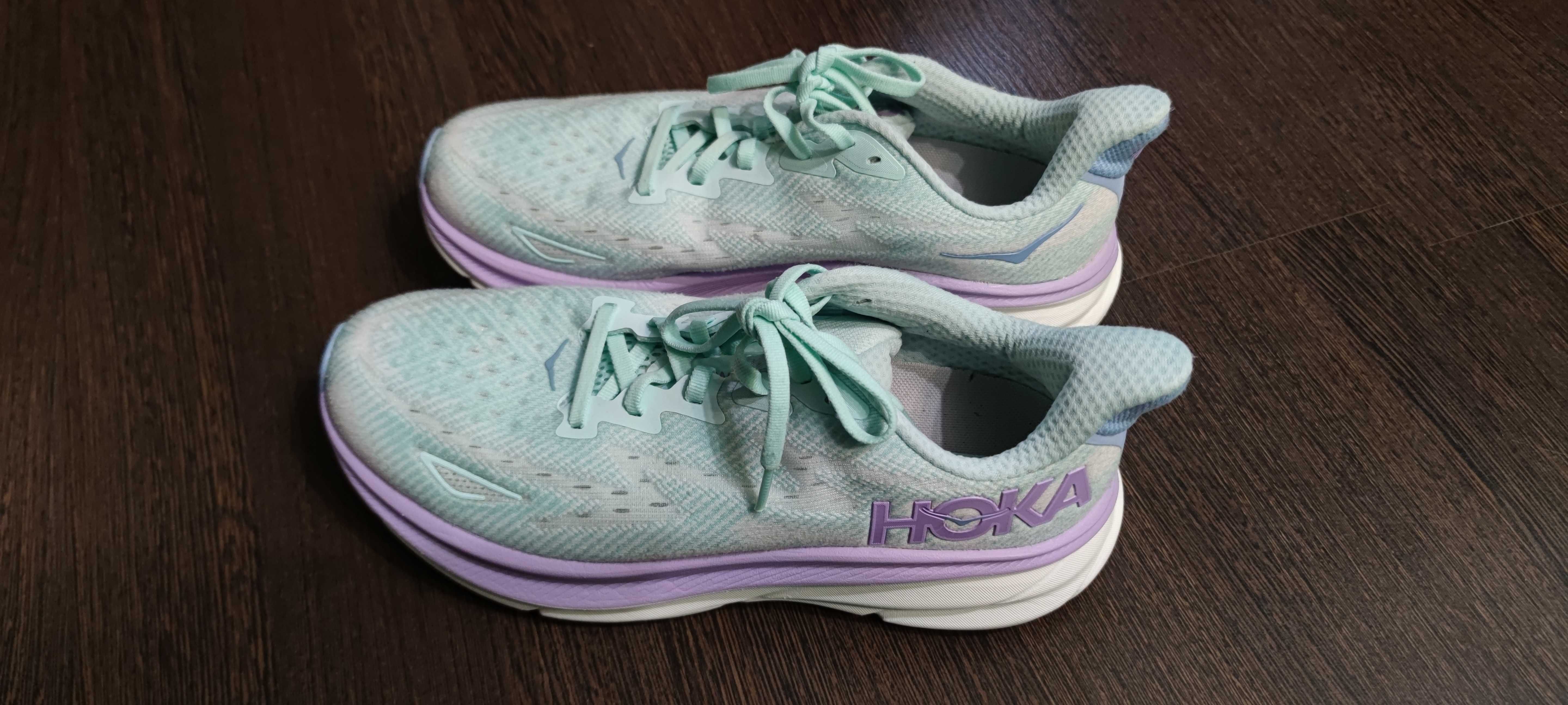 Кросівки Hoka  Clifton 9 Wide.   Р 41 1/3  26см
