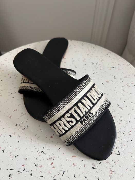 Christian Dior klapki roz 39