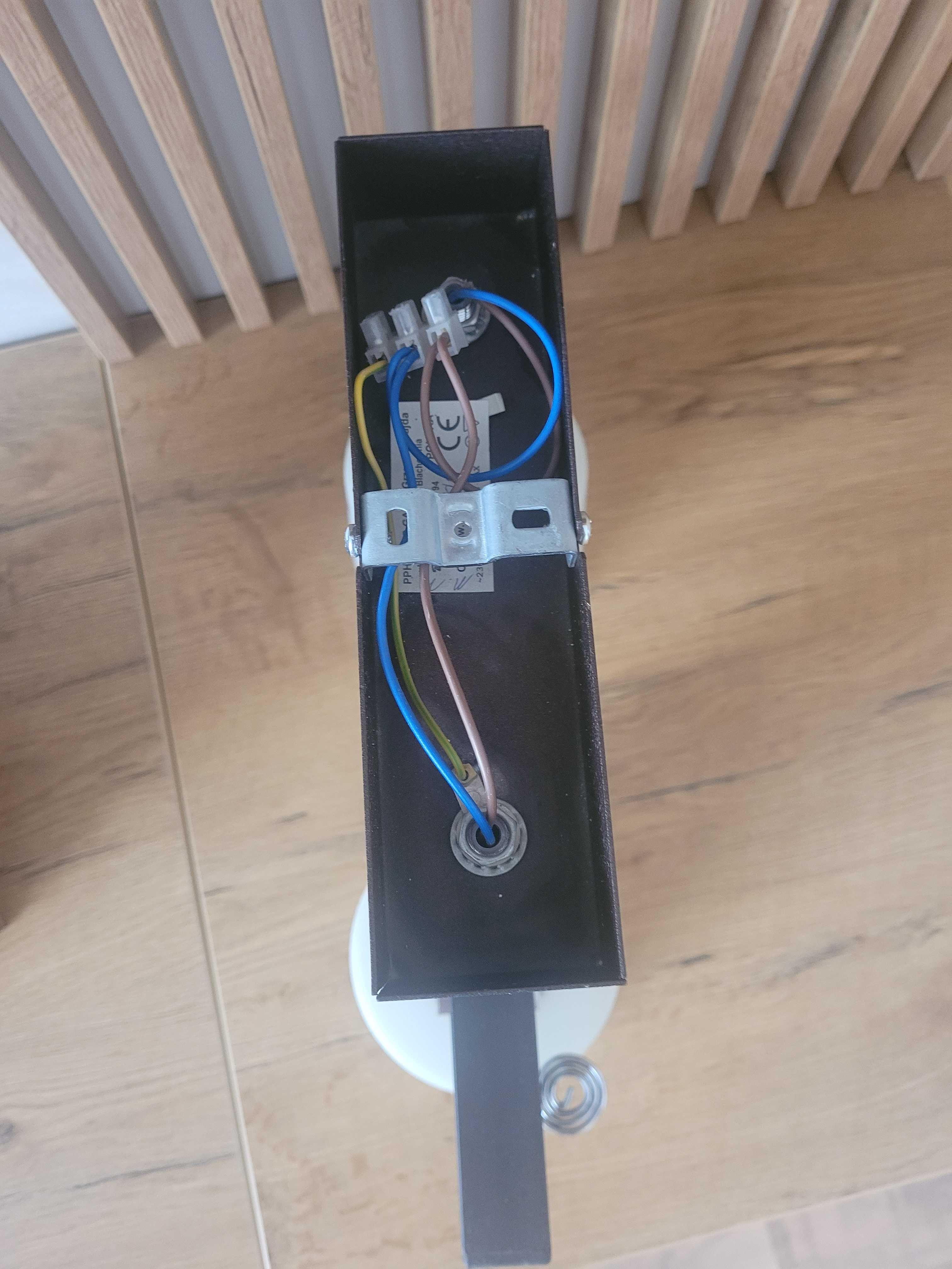Lampa sufitowa z dwoma  kloszami