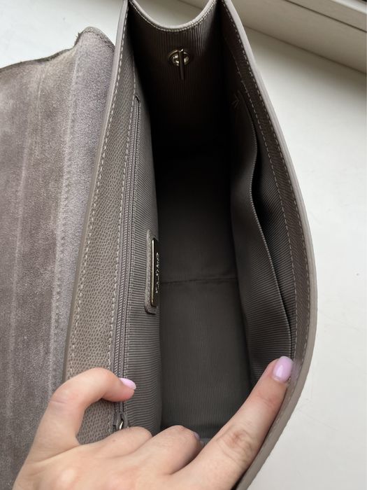 Бежево-сіра базова сумка на плече на ланцюжку Furla Metropolis Taupe