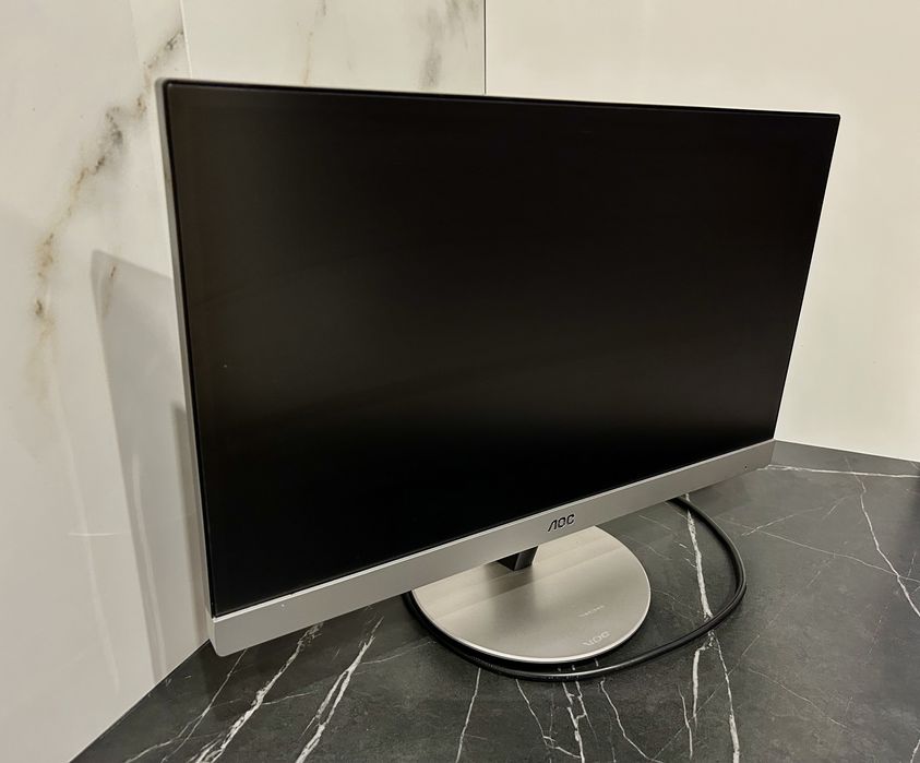 Monitor LCD Bardzo ładny 60 Hz / 23 Cale