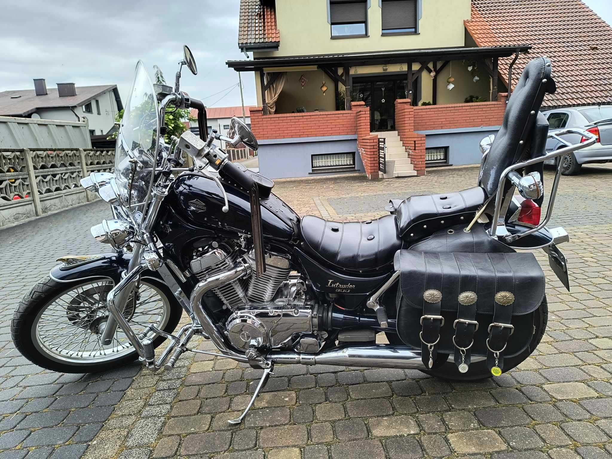 Suzuki Intruder 800