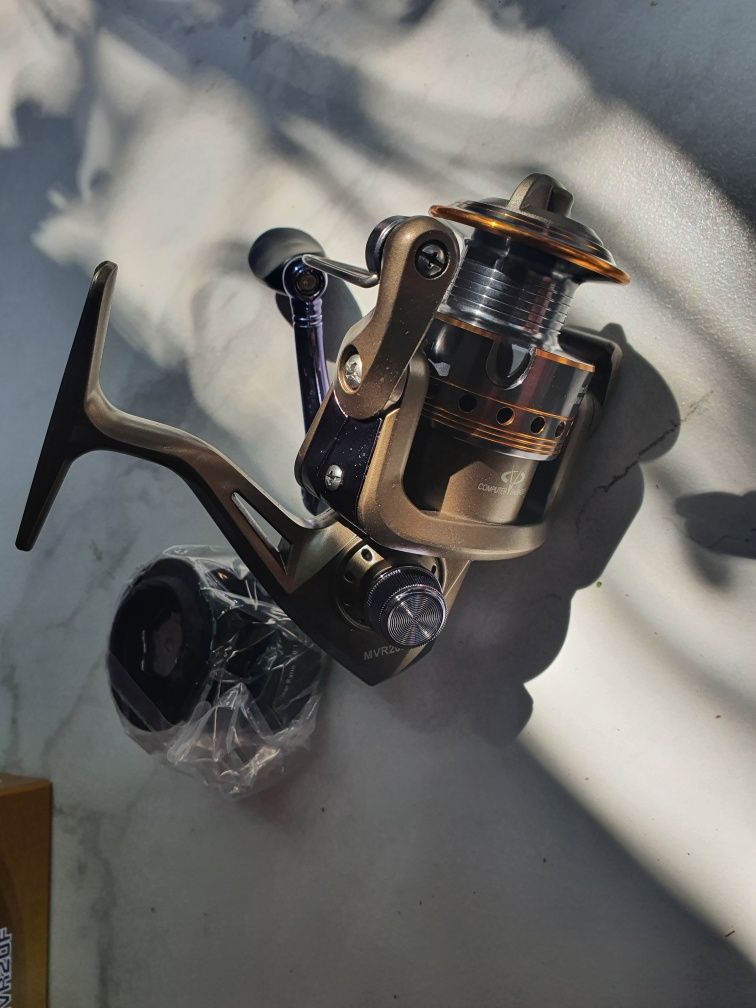 Спиннинговая катушка Weida MVR 20F (6+1bb)