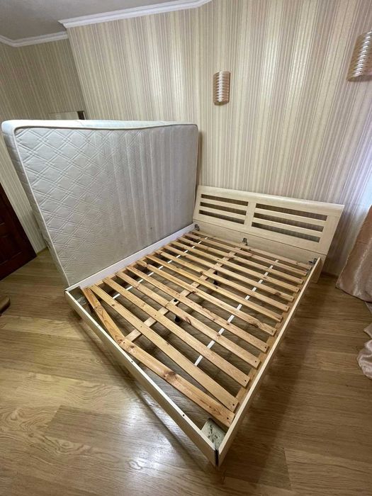 ліжко двоспальне, меблі для спальні