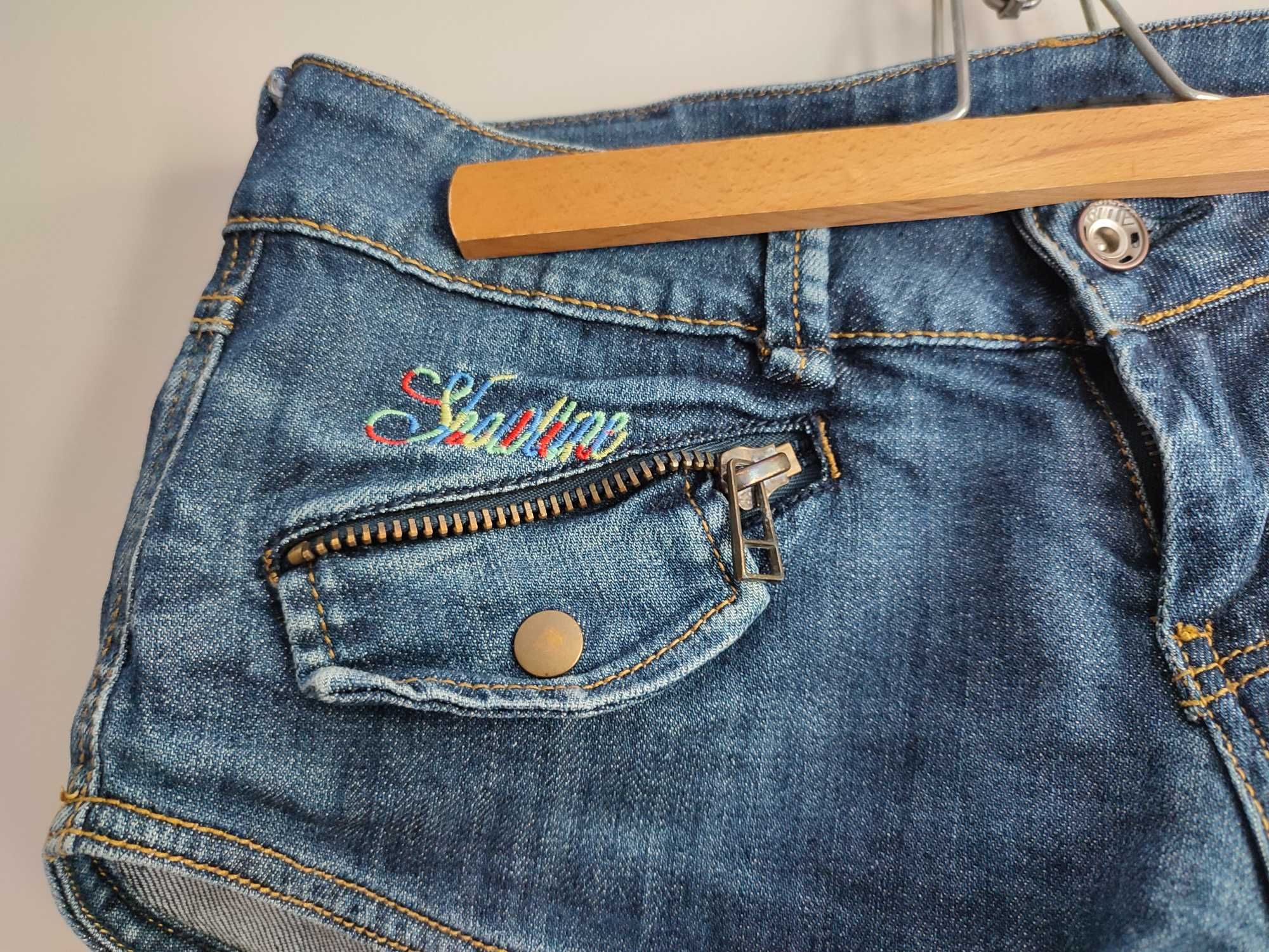 Jeansowe szorty z ozdobnymi zamkami