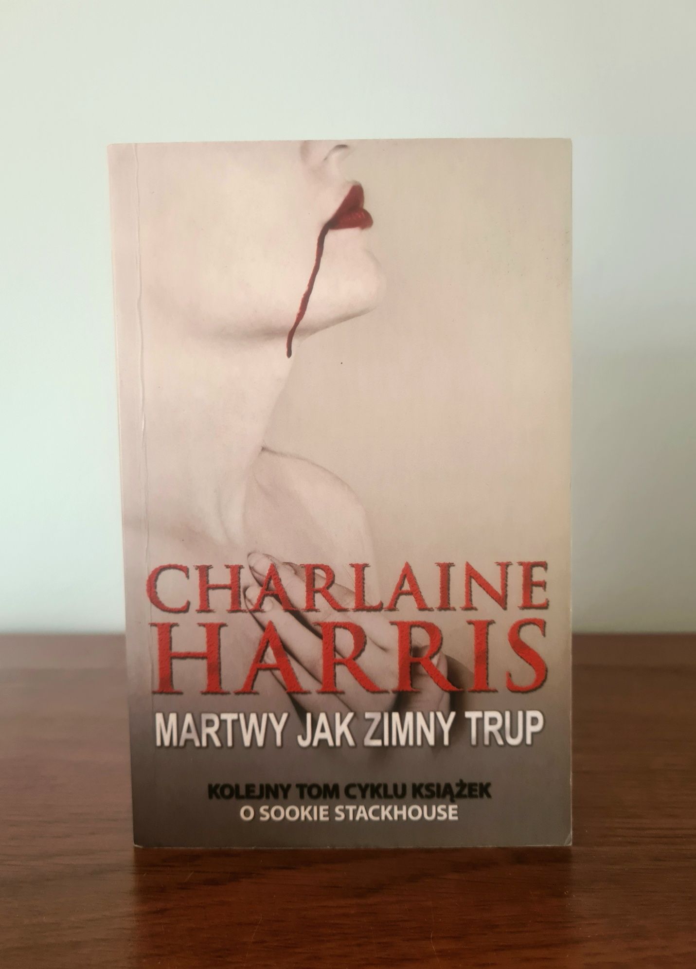 Martwy jak zimny trup - Charlaine Harris