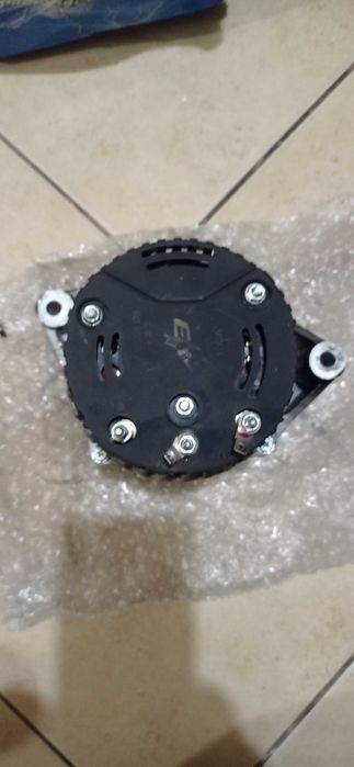 Генератор ВАЗ 2110 1.5 16 клап. .