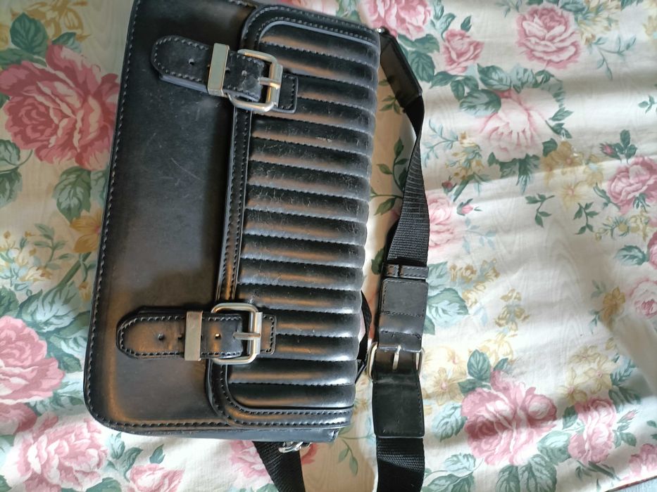 Bolsa tiracolo preta Zara