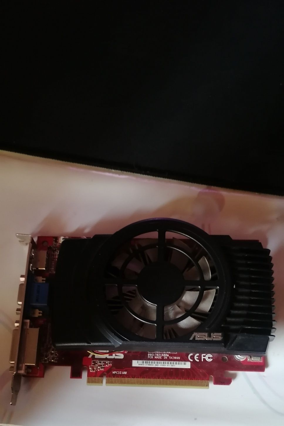 Видио карта Asus Radeon HD5670 (512gb)