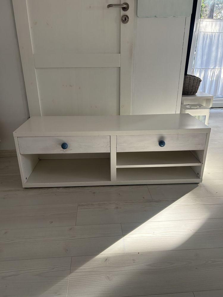 Stolik pod telewizor ikea