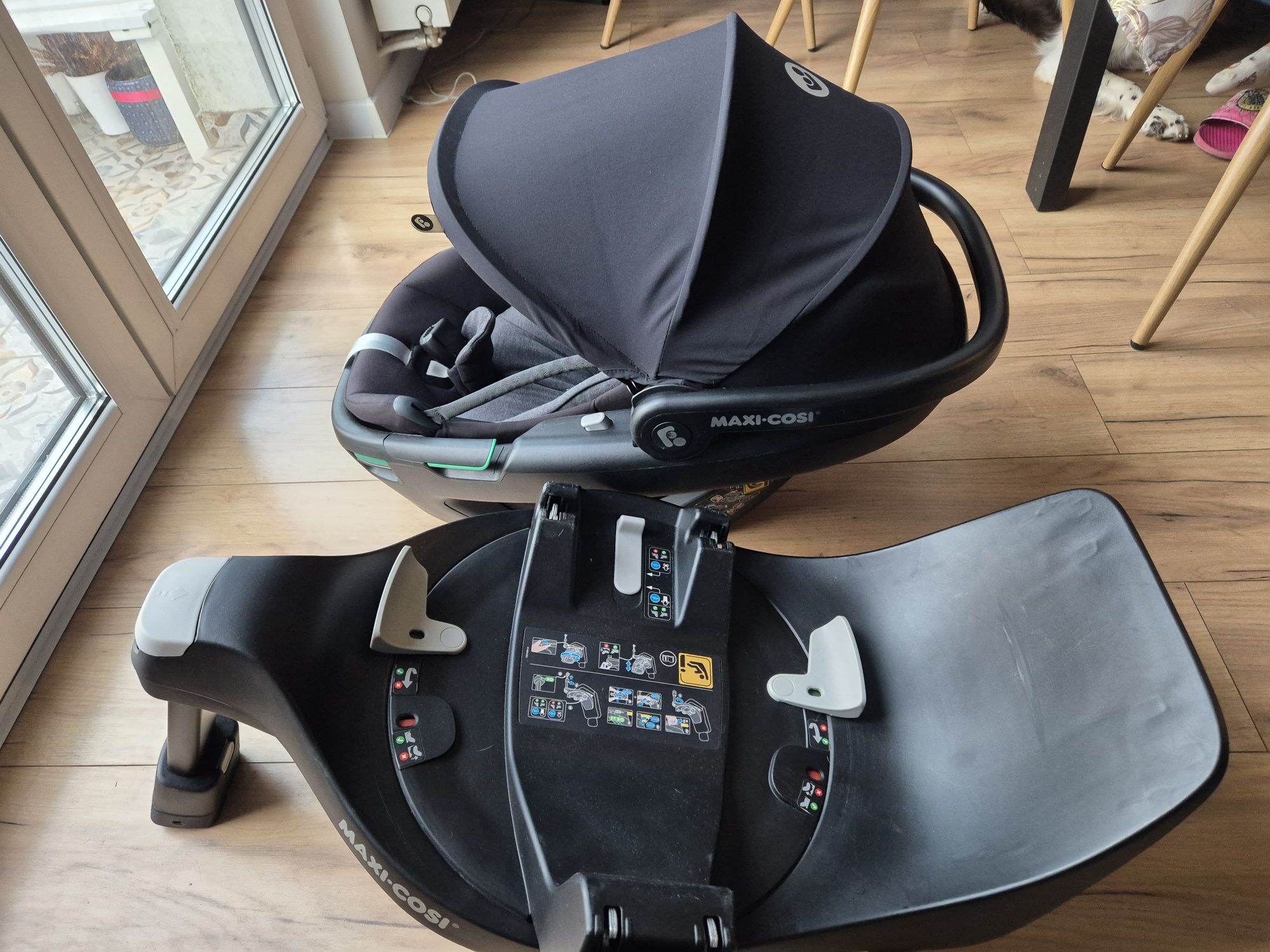 Maxi cosi coral 360 cały zestaw z bazą obrotową