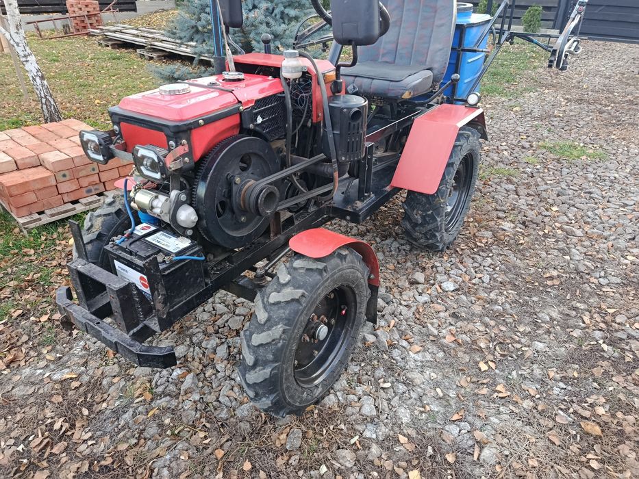 Продам мини трактор комплектом в отличном состоянии