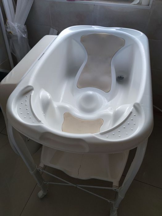 Пеленальный стол с ванночкой 2 в 1  CAM