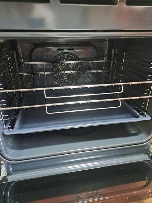 Forno Indesit 300°C 2900 watts