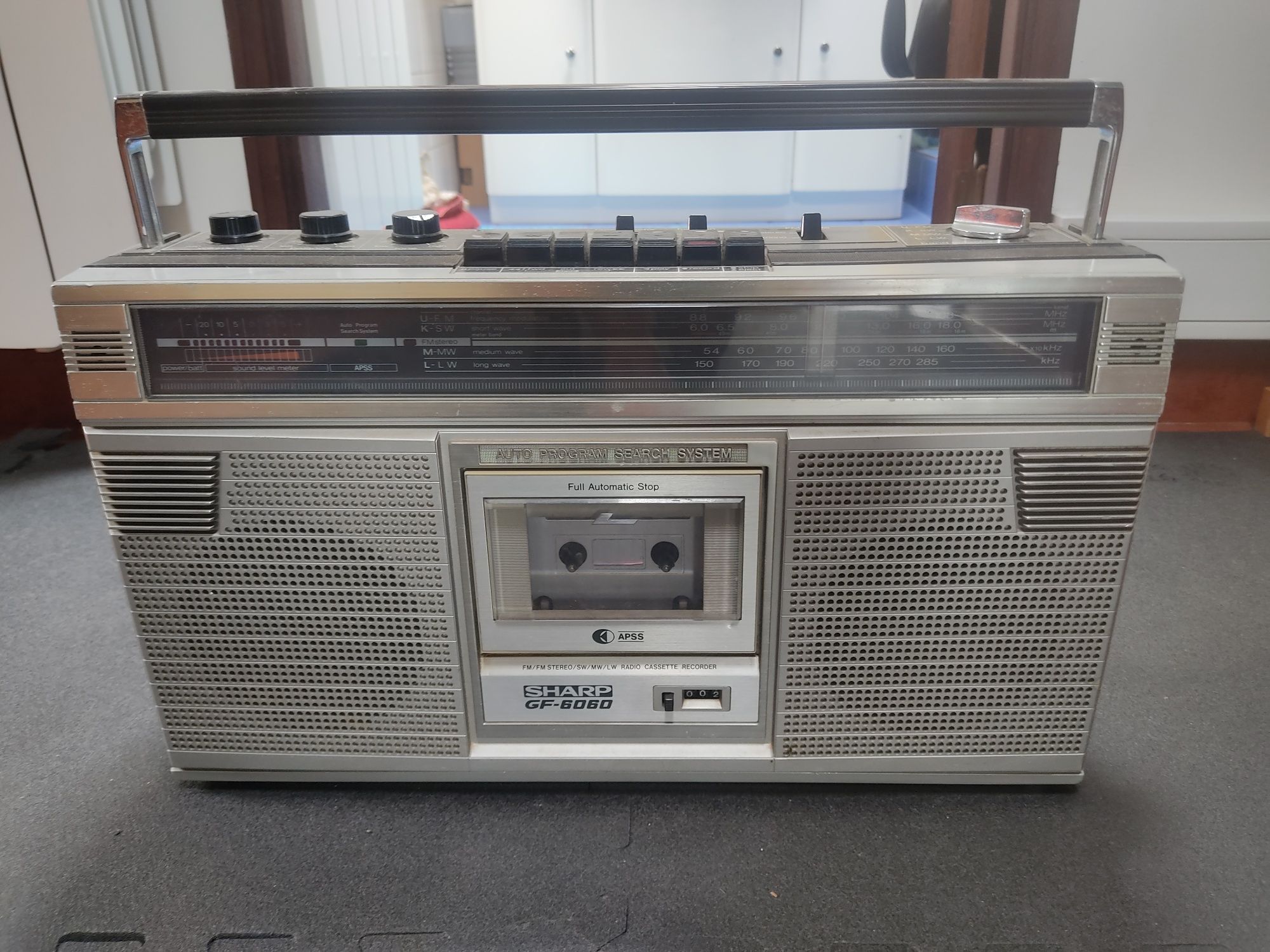 Rádio de coleção Sharp