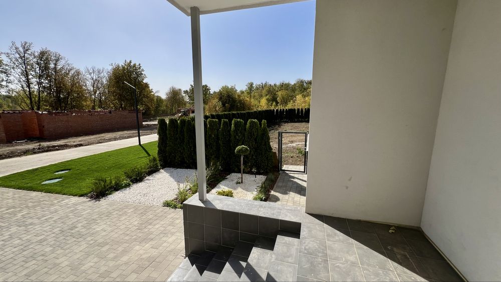 Продам дом , котедж 215 м.  в Харькове коттеджном городке Рай-Еленовка