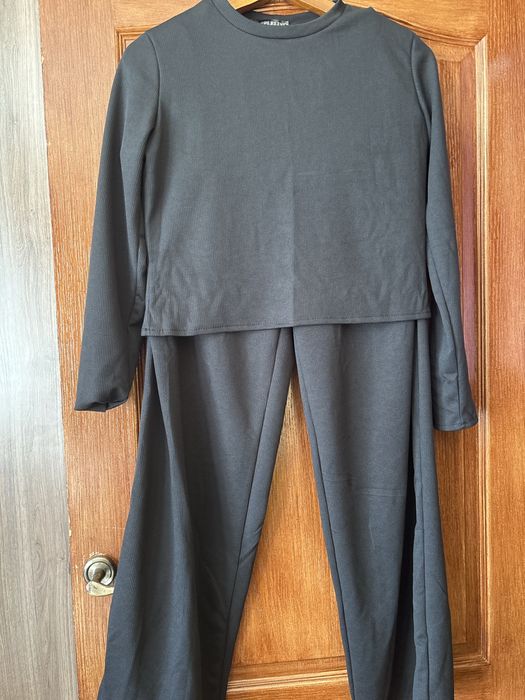 Чорний ідеальний новий костюм