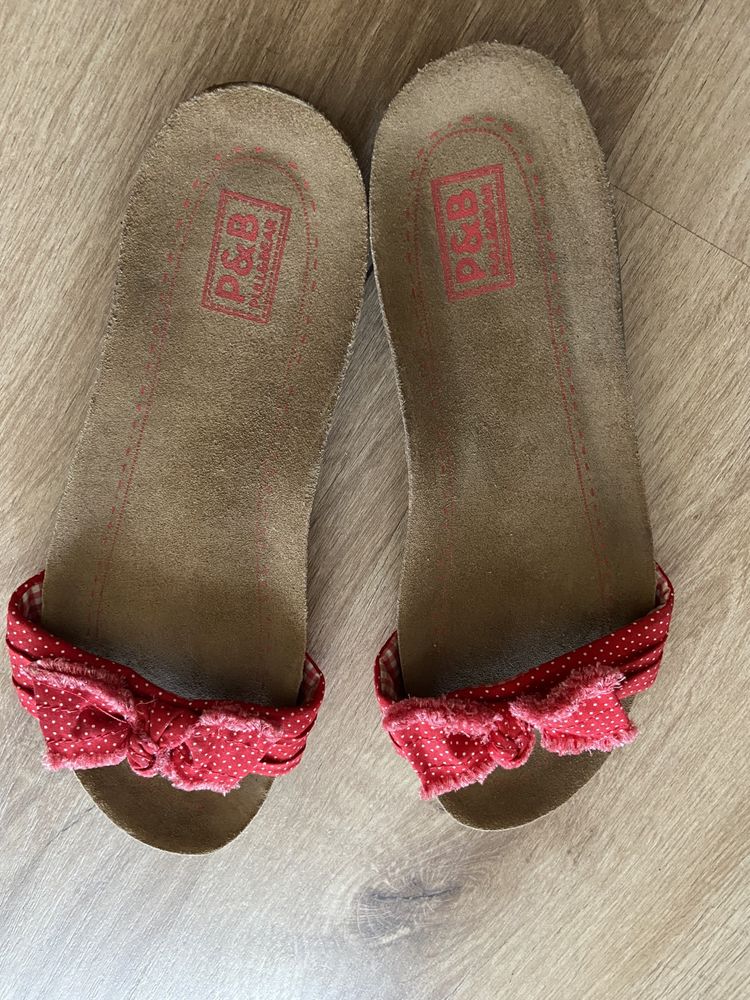 Vendo chinelos Pull And Bear