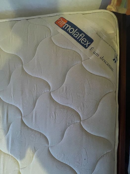 Cama de casal com colchao molaflex como novo