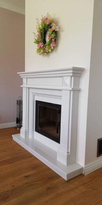 Stylowy kominek marmurowy  , portal kominkowy . od producenta