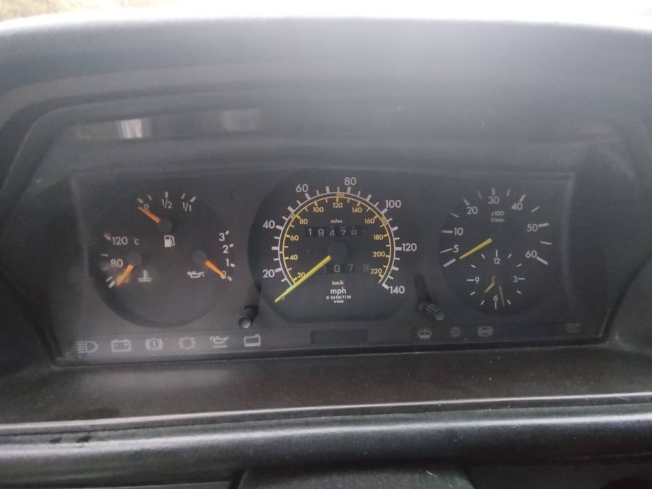 Продам  мерса 124