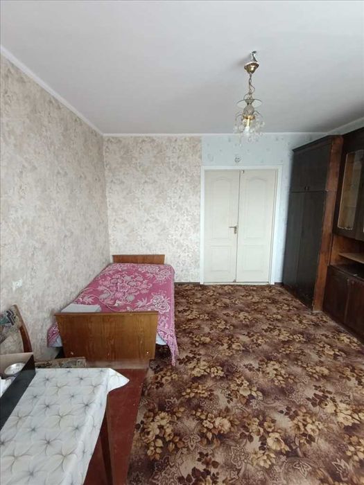 Двокімнатна квартира на Юрівці!