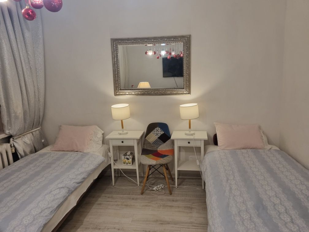 Noclegi, pokoje na doby, miesiąc, blisko centrum, metra