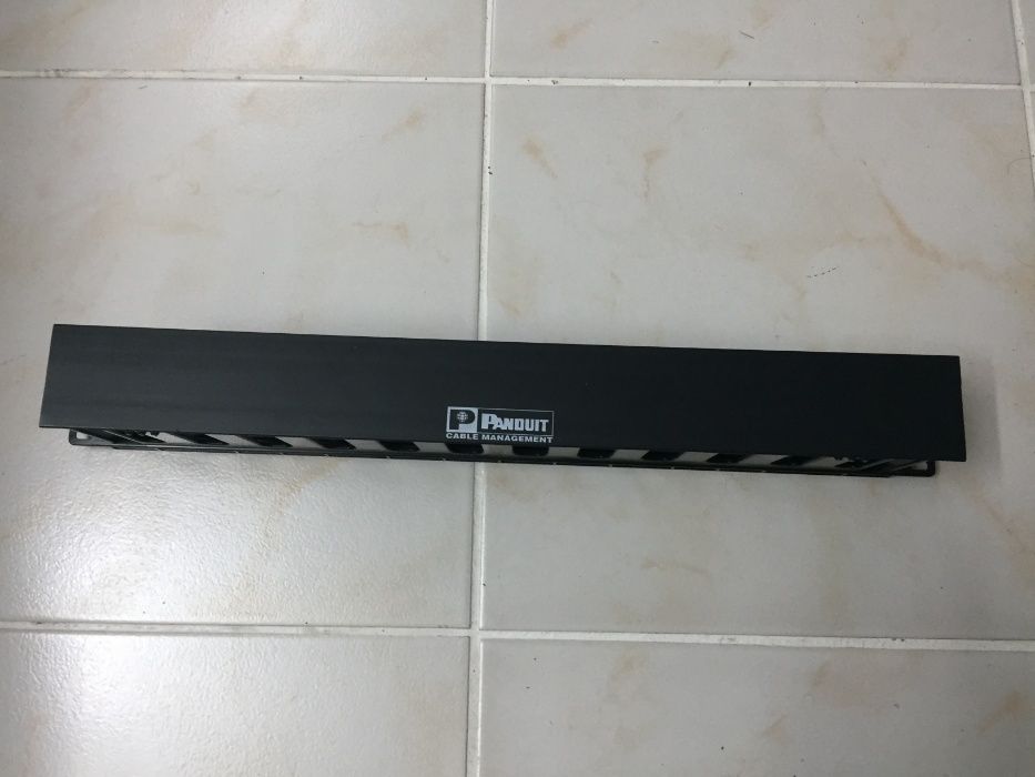 Guia de Cabos 1U Frontal da Panduit