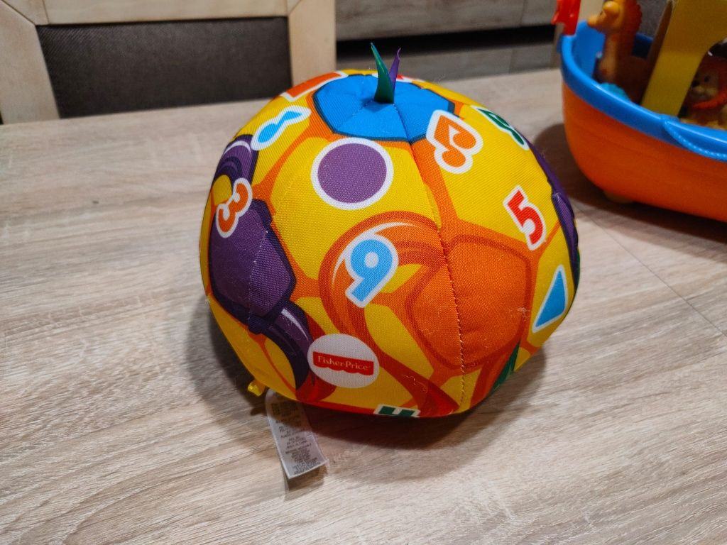 Śpiewająca piłka Fisher Price