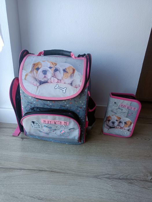 Tornister z piórnikiem